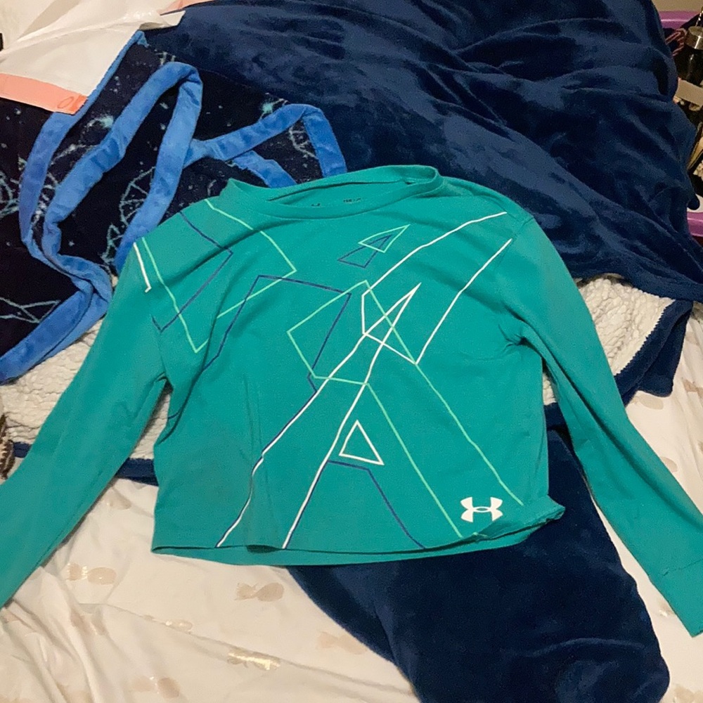 Under armor crop top/ over shirt